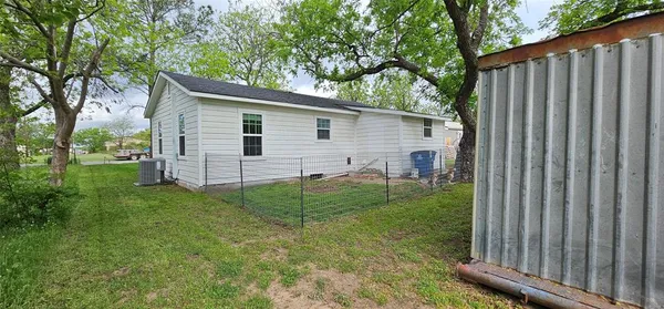$159,900 | 225 South Ave D Avenue, Cross Plains, TX 76443