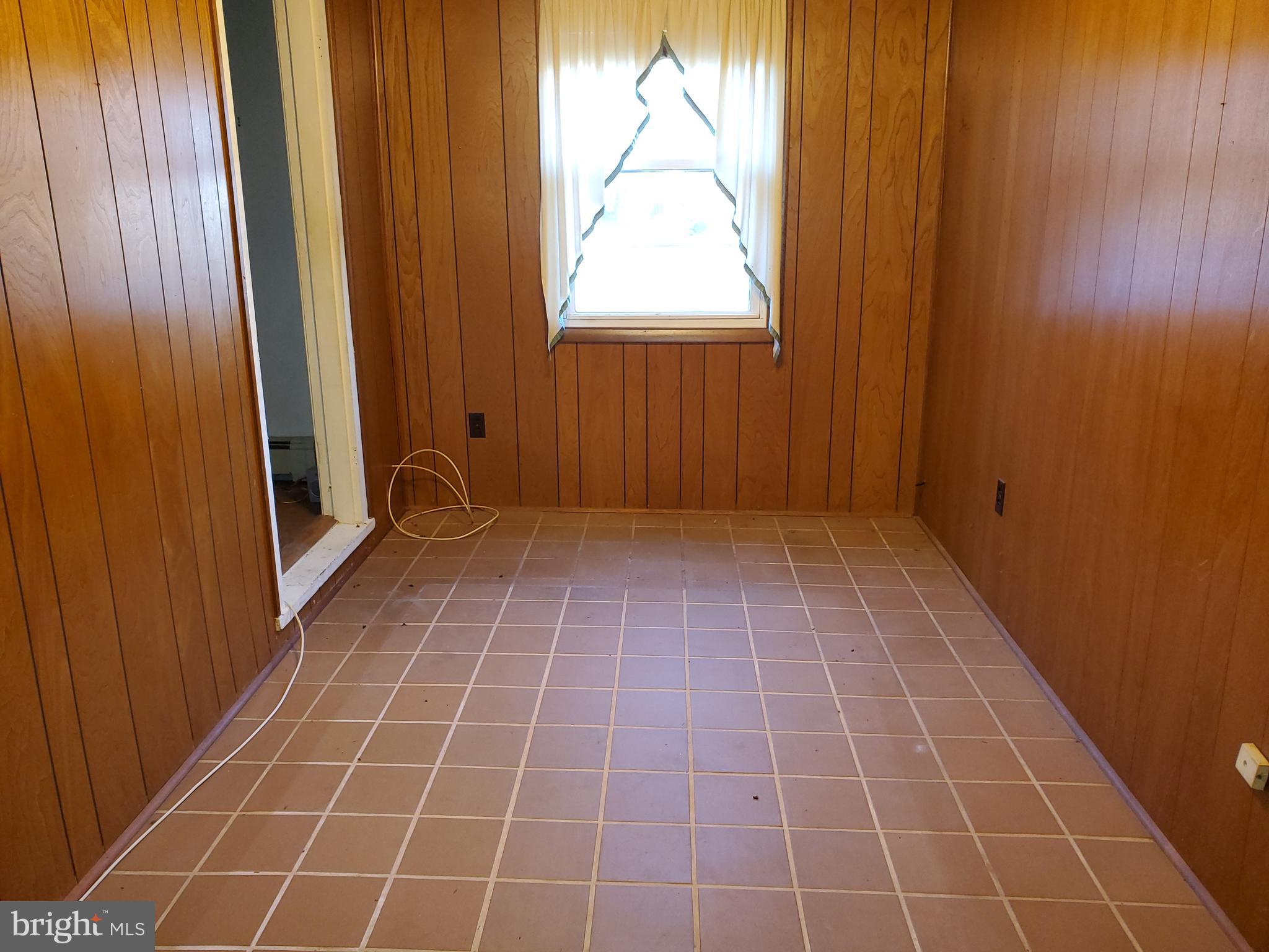 1971 Church Creek Road Cambridge, MD 21613 - Photo 18 of 35 Office/Den With Tile Floor