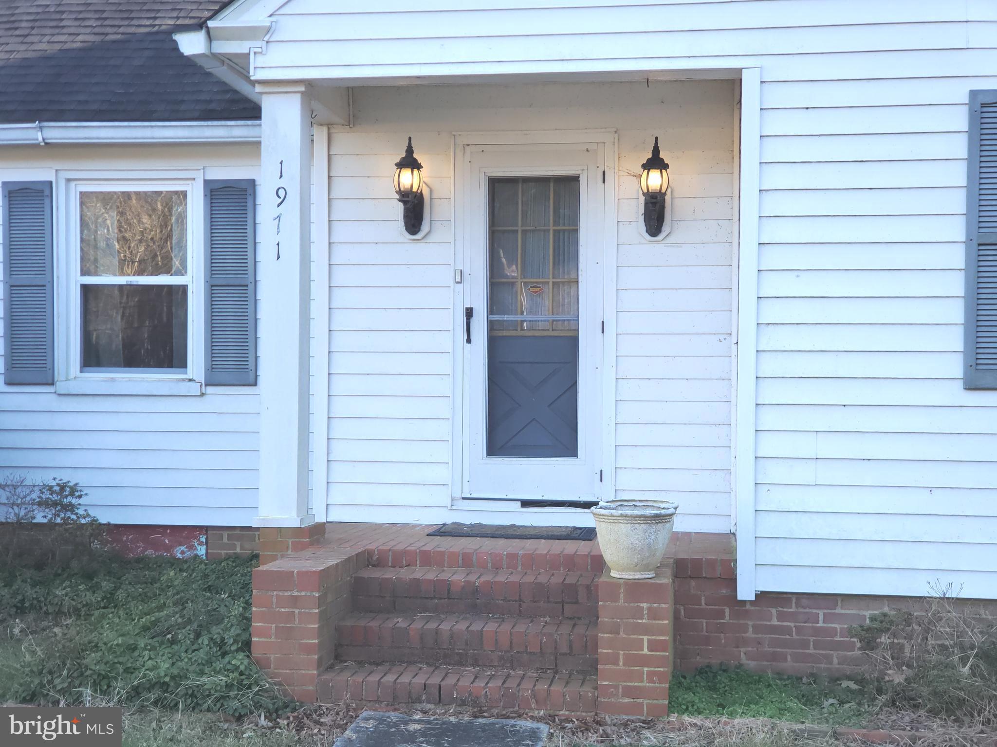1971 Church Creek Road Cambridge, MD 21613 - Photo 4 of 35 Front Porch and Entrance
