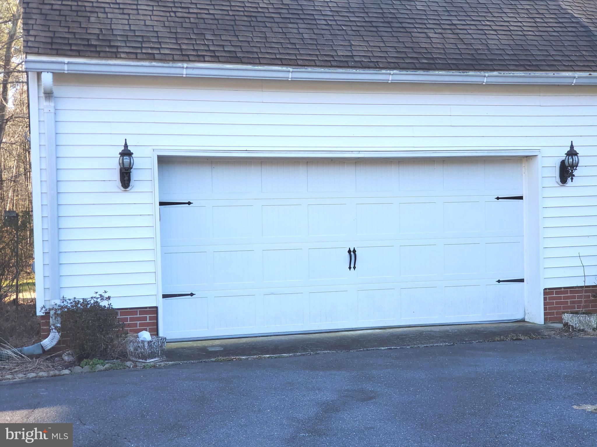 1971 Church Creek Road Cambridge, MD 21613 - Photo 5 of 35 Two Car Attached Garage