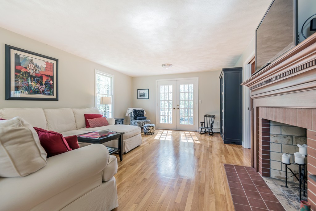 65 Berkeley Road North Andover, MA 01845 - Photo 11 of 30 Gallery Image 11
