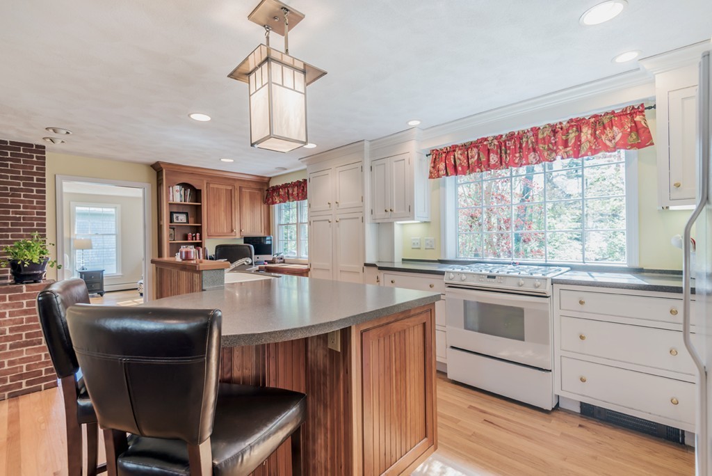 65 Berkeley Road North Andover, MA 01845 - Photo 7 of 30 Gallery Image 7