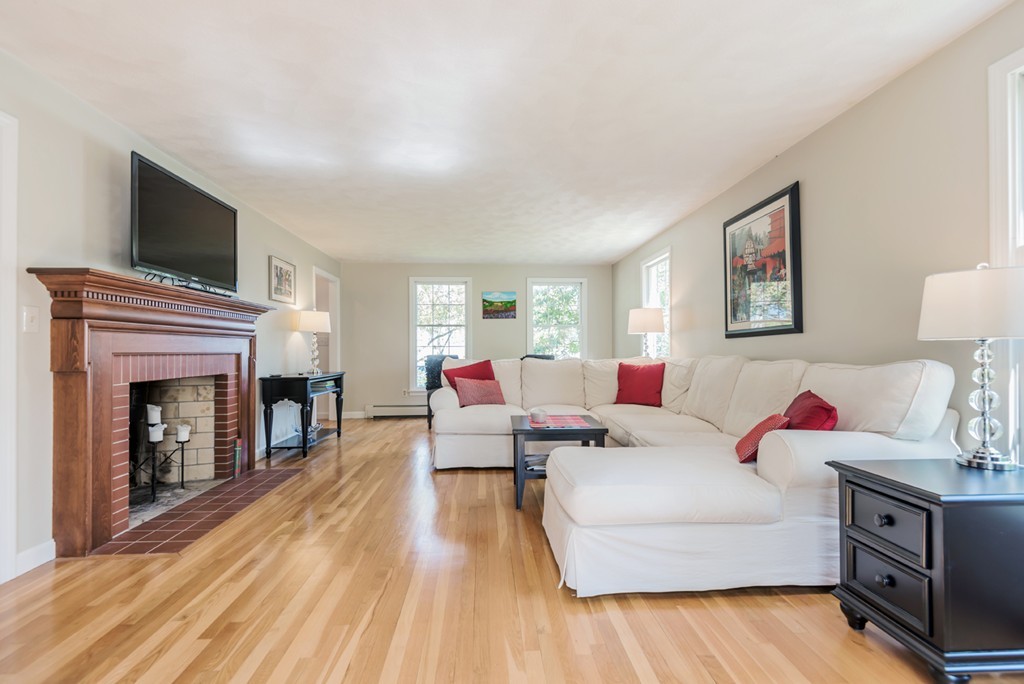 65 Berkeley Road North Andover, MA 01845 - Photo 10 of 30 Gallery Image 10