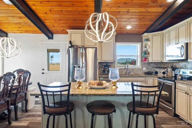 $998,900 | 61 South 400th Street West, Burley, ID 83318