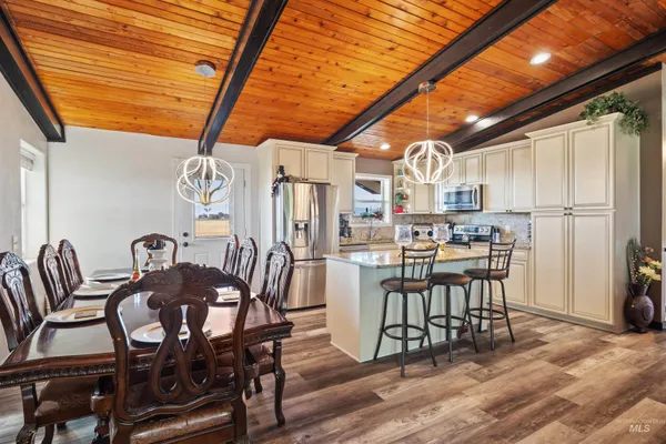 $975,500 | 61 South 400th Street West, Burley, ID 83318