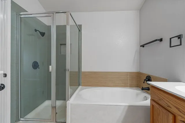 $1,895 | 744 Fairway, Kyle, TX 78640