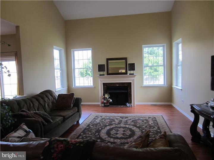 37 Tynemouth Drive Lumberton, NJ 08048 - Photo 13 of 25 Family Room