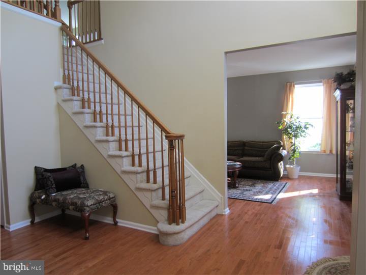 37 Tynemouth Drive Lumberton, NJ 08048 - Photo 5 of 25 Foyer