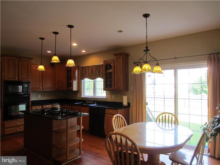 37 Tynemouth Drive Lumberton, NJ 08048 - Photo 10 of 25 Kitchen