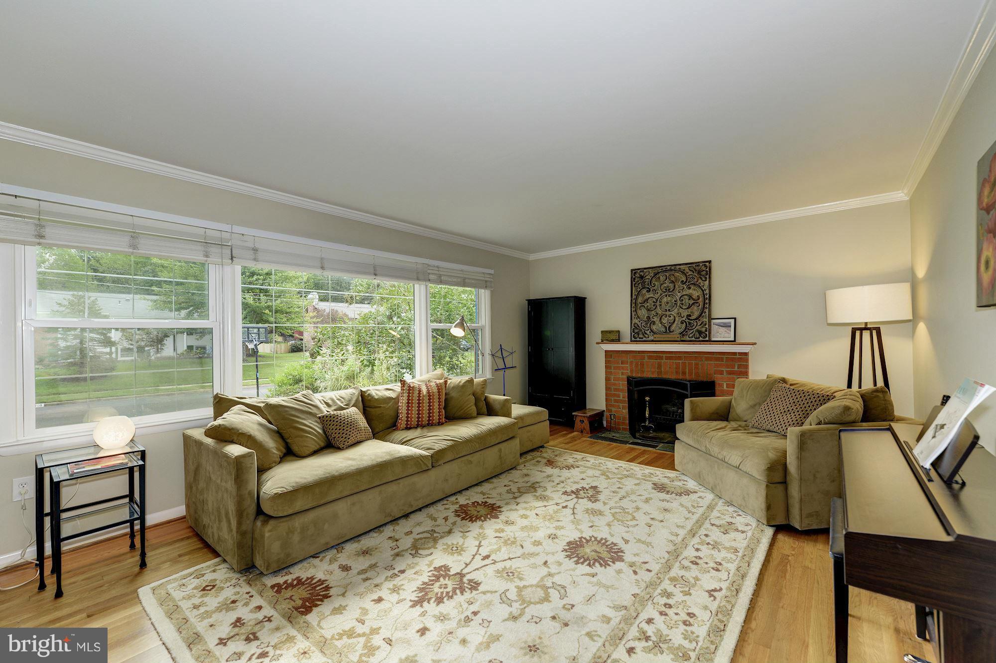 8706 Bradgate Road Alexandria, VA 22308 - Photo 13 of 31 Sunny and bright overlooking quiet street