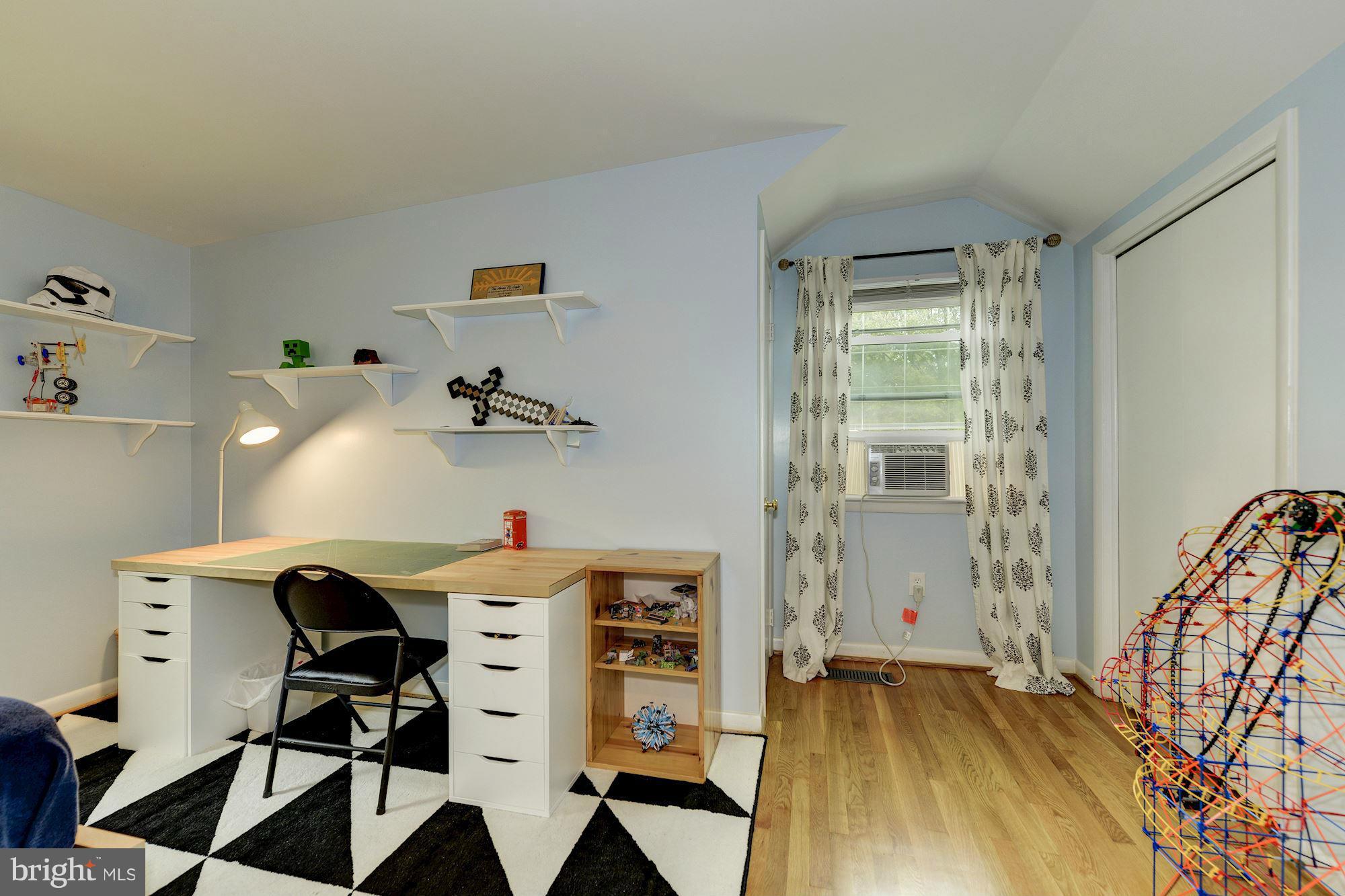 8706 Bradgate Road Alexandria, VA 22308 - Photo 20 of 31 Bedroom 2 with 3 closets!
