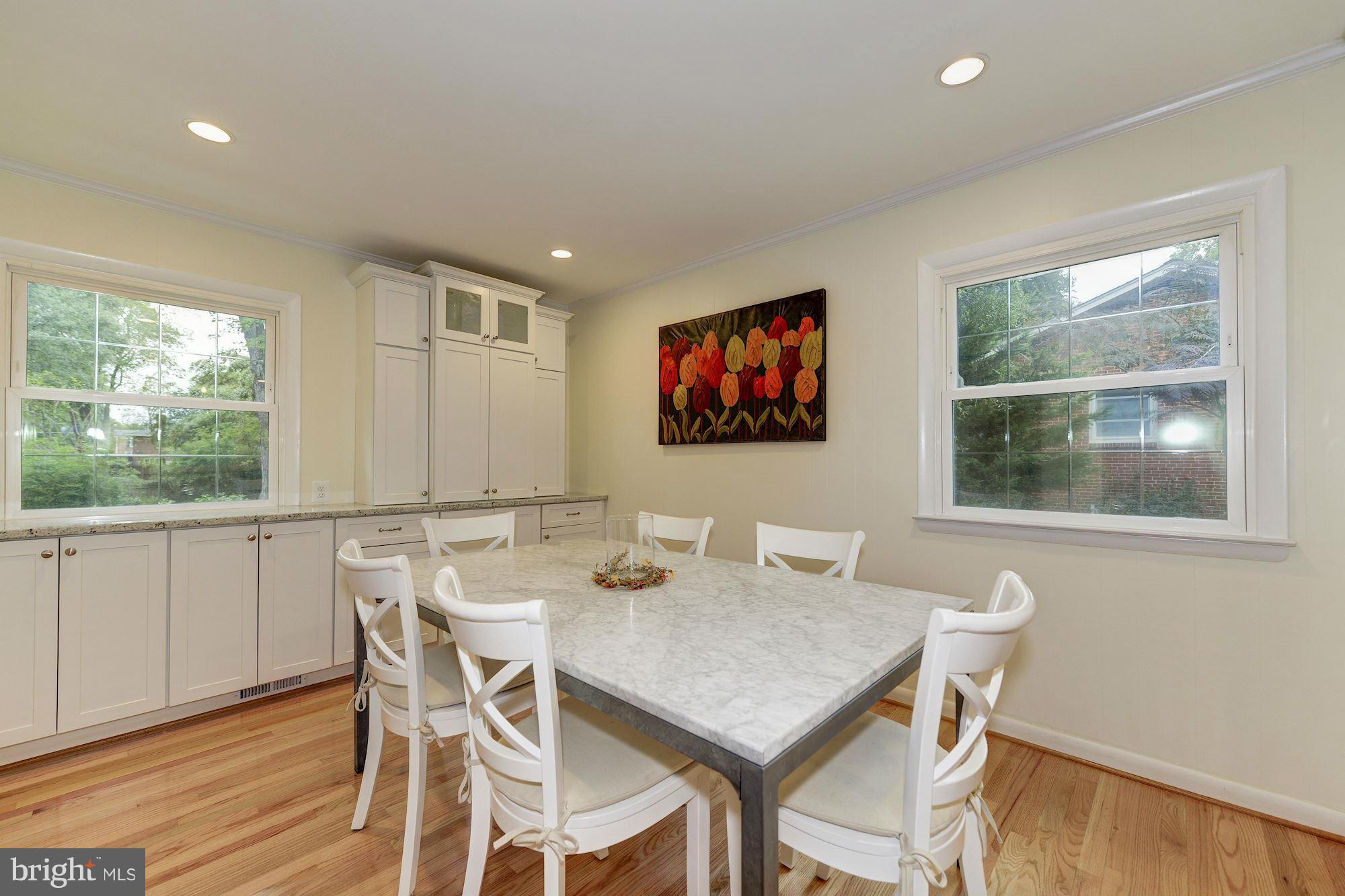 8706 Bradgate Road Alexandria, VA 22308 - Photo 8 of 31 Seat 6 comfortably