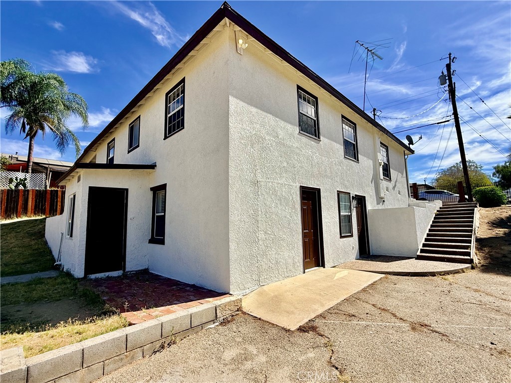 621 Prospect Avenue Riverside, CA 92507 - Photo 8 of 35 Gallery Image 8
