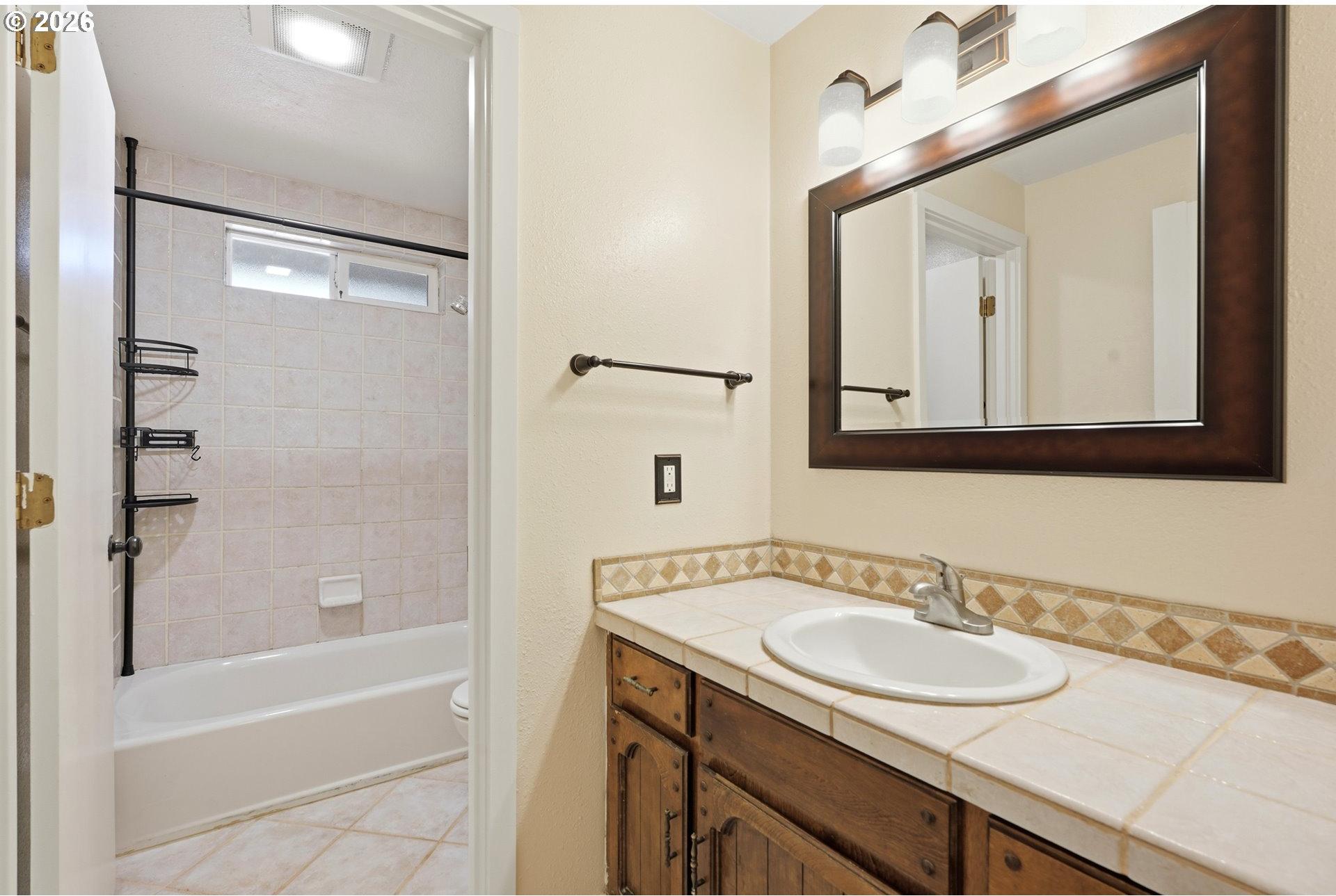 17987 South Redland Road Oregon City, OR 97045 - Photo 28 of 48 Gallery Image 28