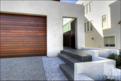 1013 Mandalay Beach Road Oxnard, CA 93035 - Photo 4 of 30 a view of entryway and hall