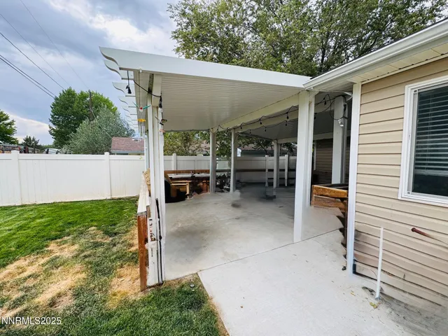 a view of a livingroom with furniture