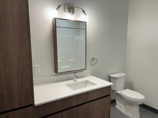 $2,550 | 55 North Main Street, Unit 604, Rochester, NH 03867