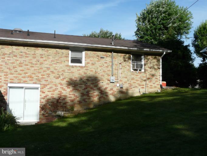 110 Highlander Road Stephens City, VA 22655 - Photo 2 of 11 Exterior (Rear)