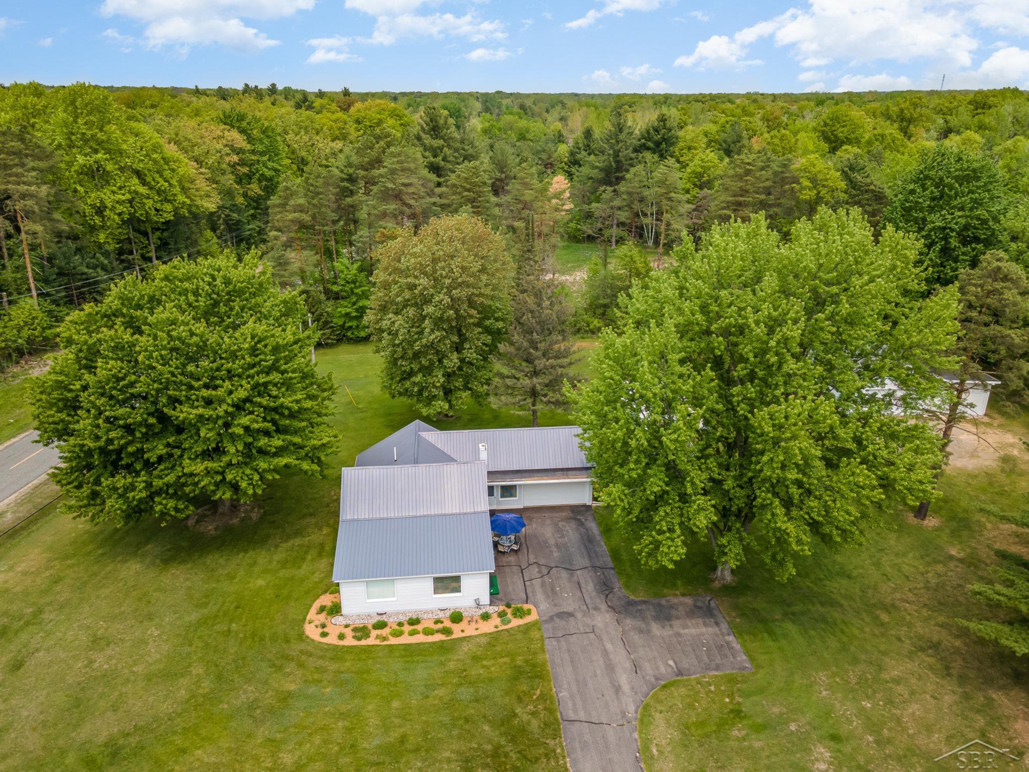 486 West Chippewa River Road Midland, MI 48640 - Photo 31 of 38 50109831-30.JPG