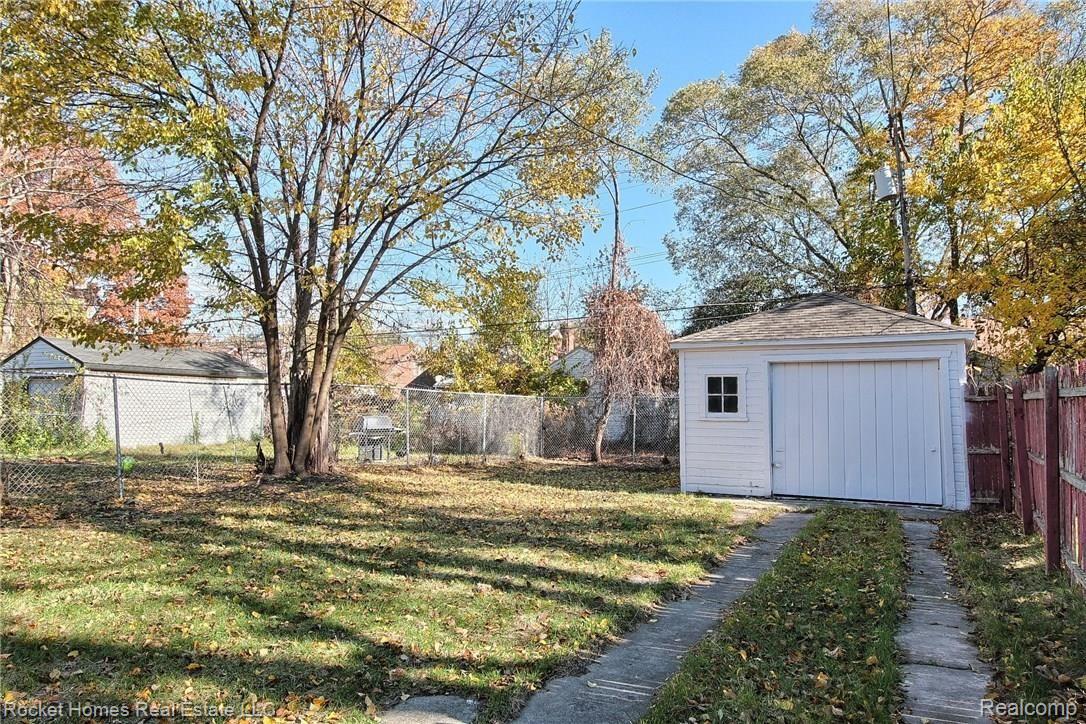 16748 Rutherford Street Detroit, MI 48235 - Photo 13 of 13 Backyard.jpg