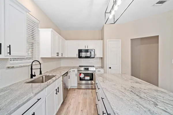 $2,400 | 3957 Parkhaven Drive, Denton, TX 76210