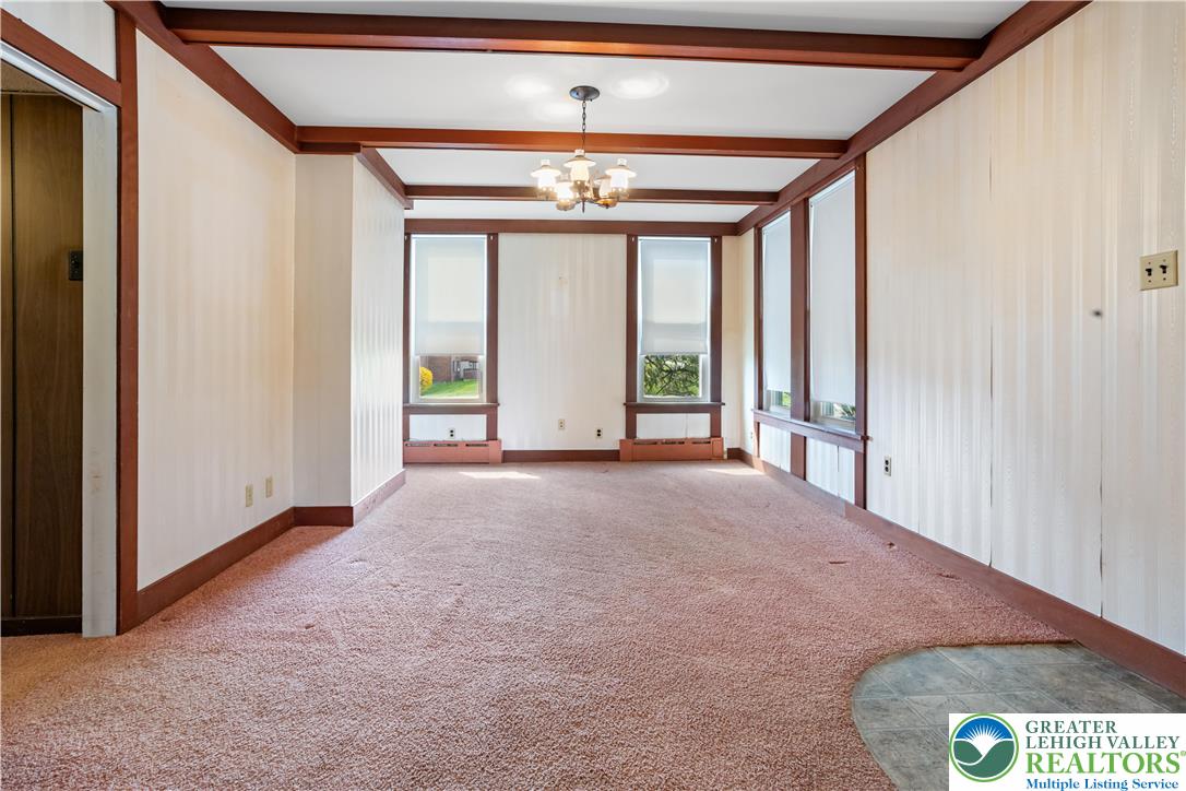 325 West Center Street Nazareth, PA 18064 - Photo 8 of 44