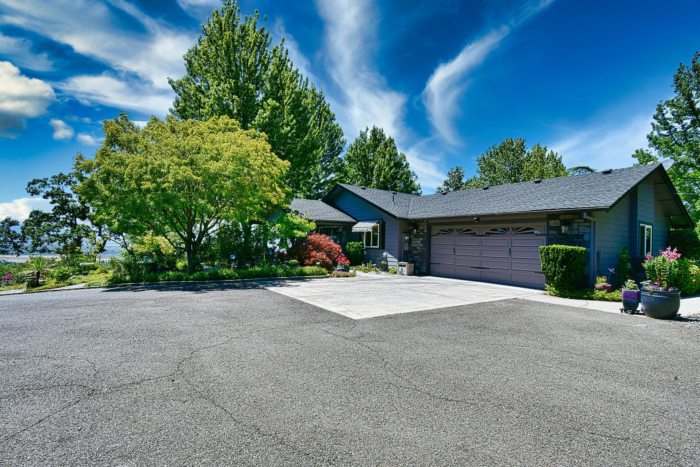 4040 Dry Creek Road Medford, OR 97504 - Photo 11 of 56 DSC_0988