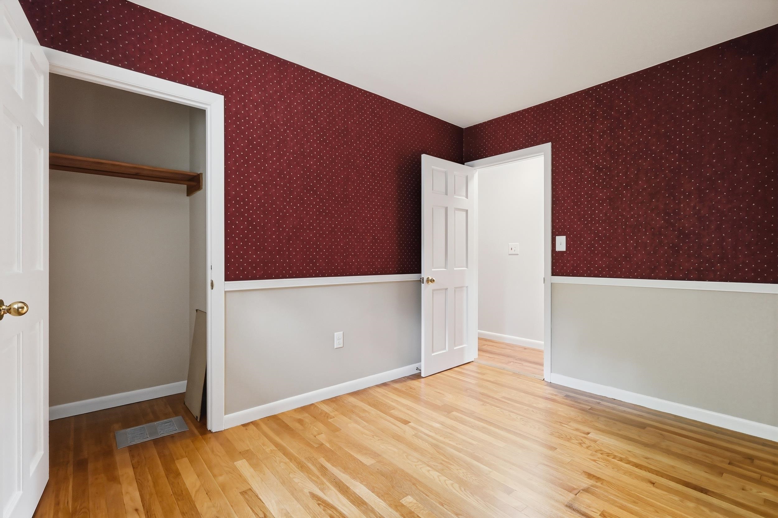 85 Whitney Avenue Manchester, NH 03104 - Photo 27 of 58
