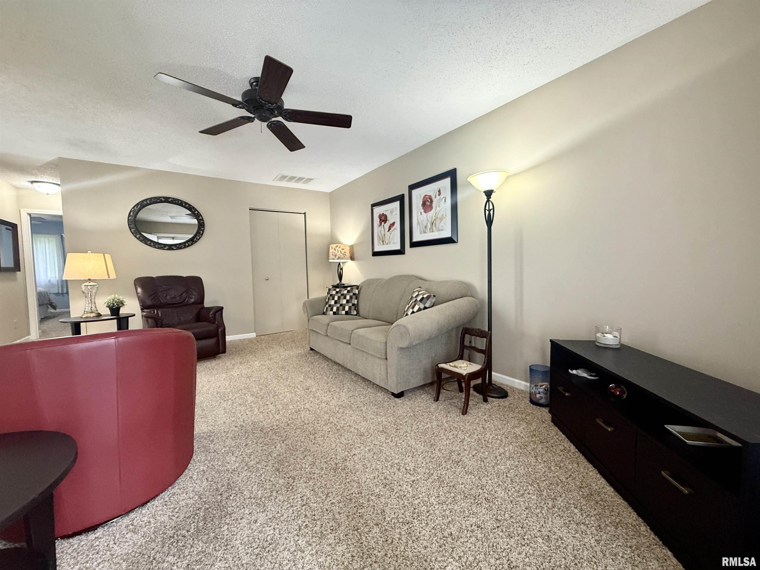 5248 Carlton Drive Springfield, IL 62703 - Photo 3 of 17