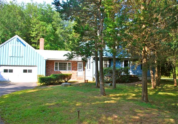 67 Topsfield Road Wenham, MA 01984 - Photo 2 of 17