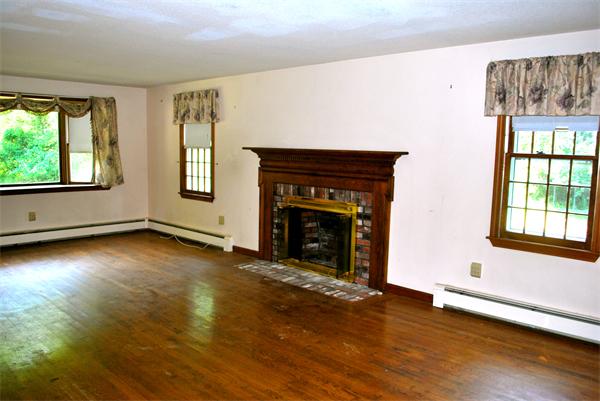 67 Topsfield Road Wenham, MA 01984 - Photo 8 of 17