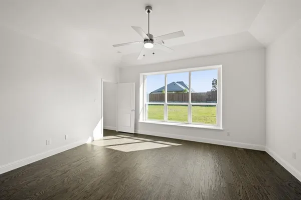 $449,999 | 220 Pine Leaf Trail, Waxahachie, TX 75165