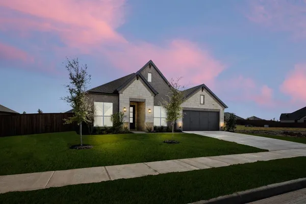 $449,999 | 220 Pine Leaf Trail, Waxahachie, TX 75165
