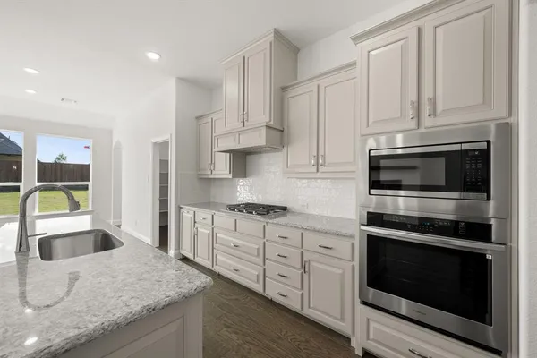 $449,999 | 220 Pine Leaf Trail, Waxahachie, TX 75165