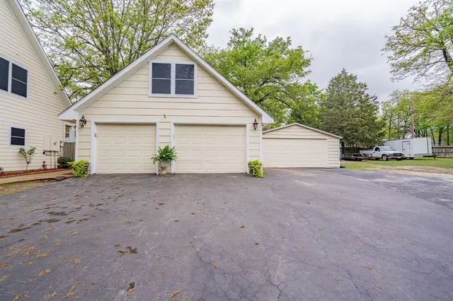 $545,000 | 327 Forest Lane, Gun Barrel City, TX 75156