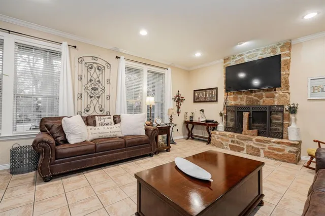 $545,000 | 327 Forest Lane, Gun Barrel City, TX 75156