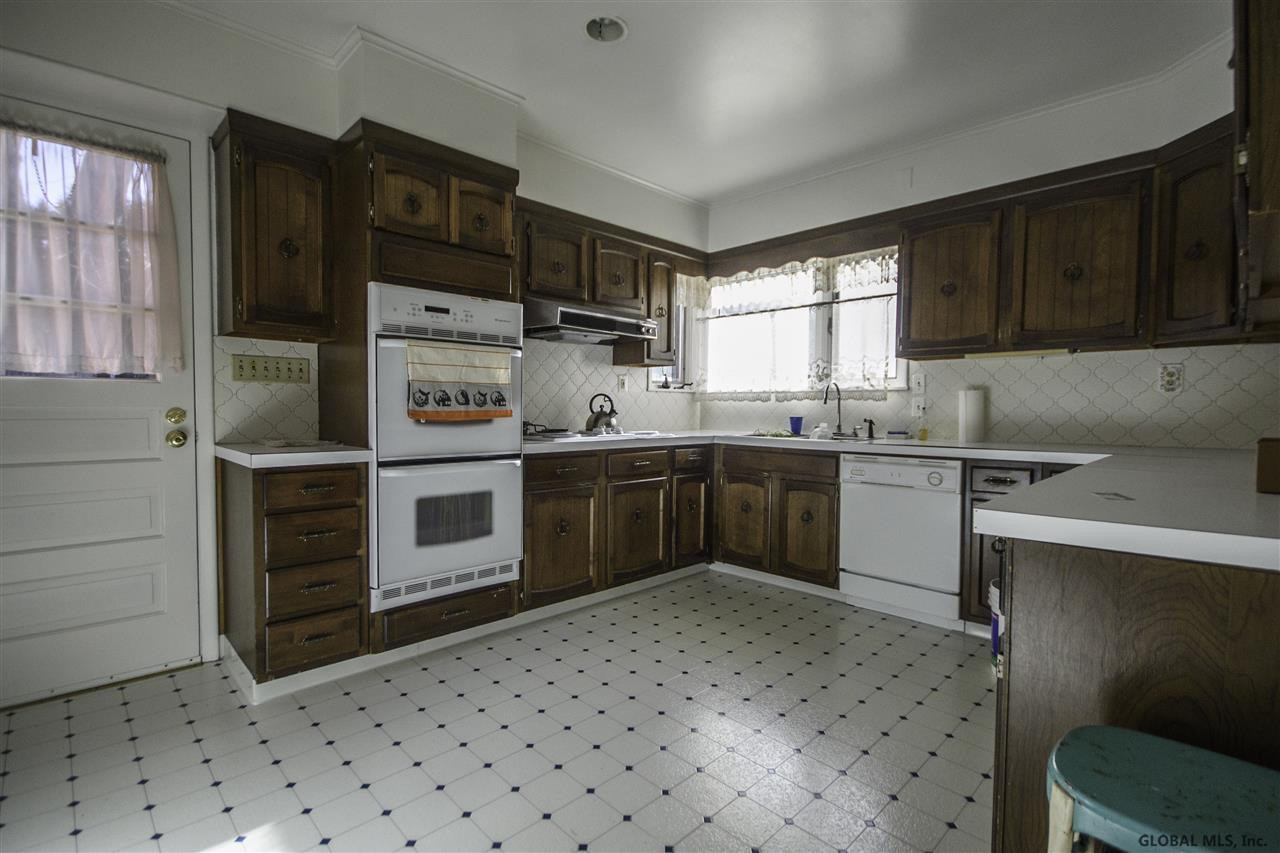 29 Clarendon Road Albany, NY 12203 - Photo 13 of 24 Photo 13