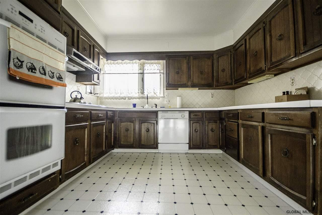29 Clarendon Road Albany, NY 12203 - Photo 14 of 24 Photo 14