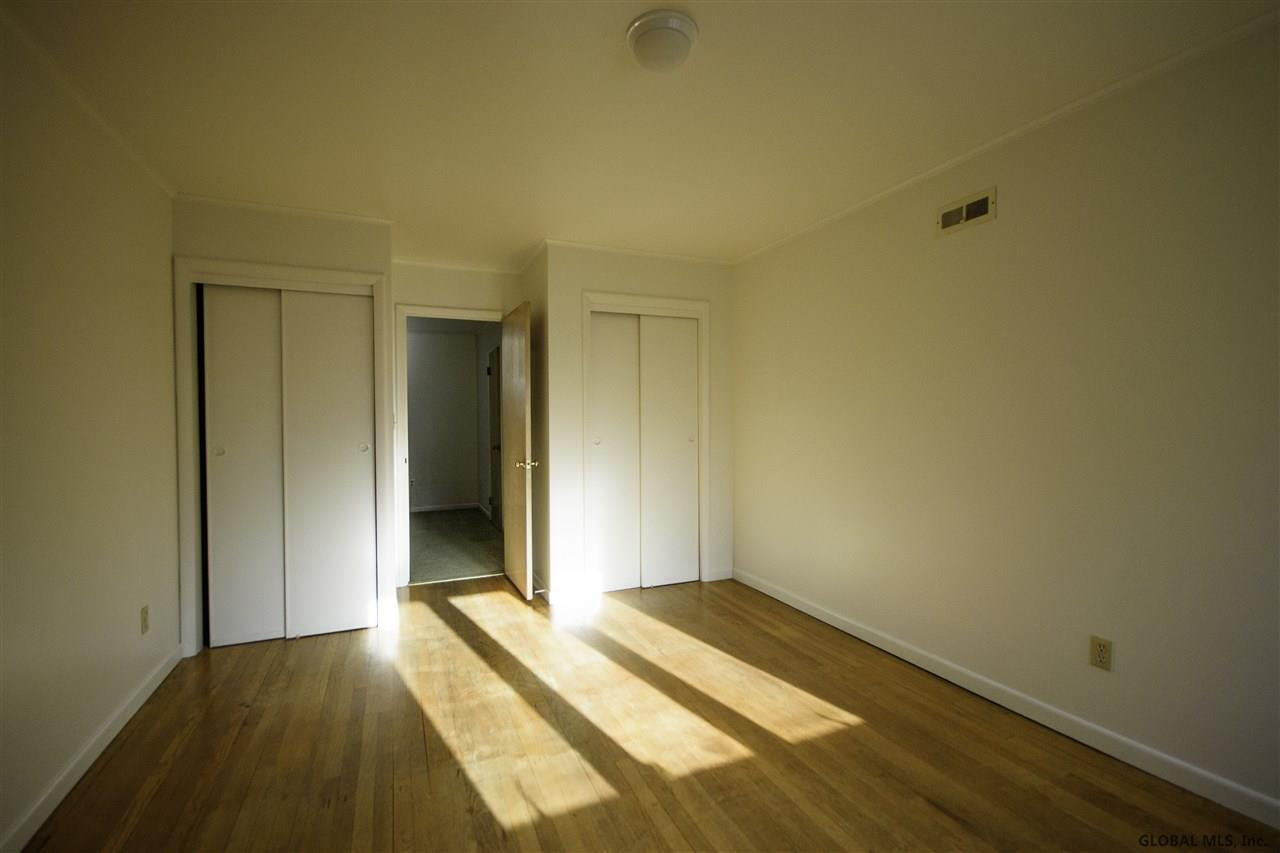 29 Clarendon Road Albany, NY 12203 - Photo 17 of 24 Photo 17