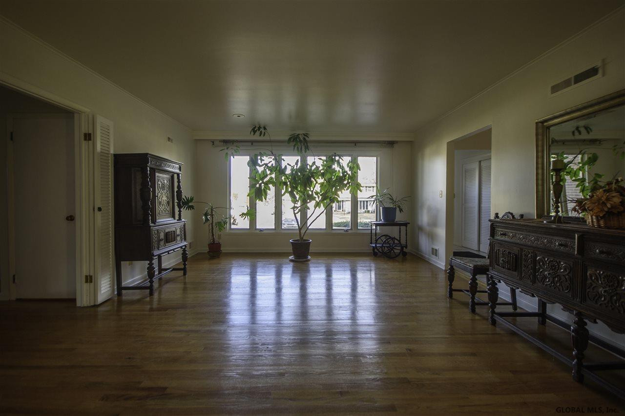 29 Clarendon Road Albany, NY 12203 - Photo 4 of 24 Photo 4