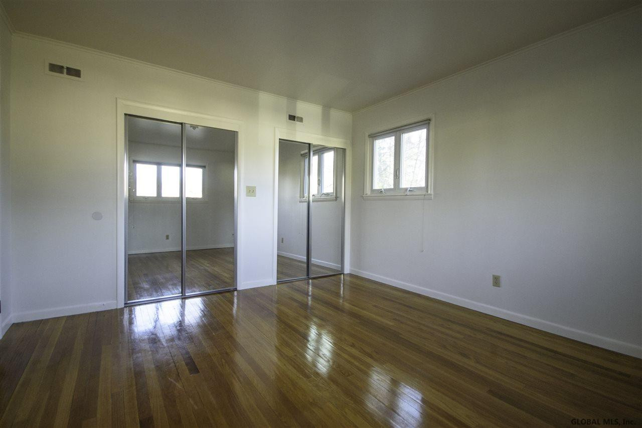 29 Clarendon Road Albany, NY 12203 - Photo 7 of 24 Photo 7