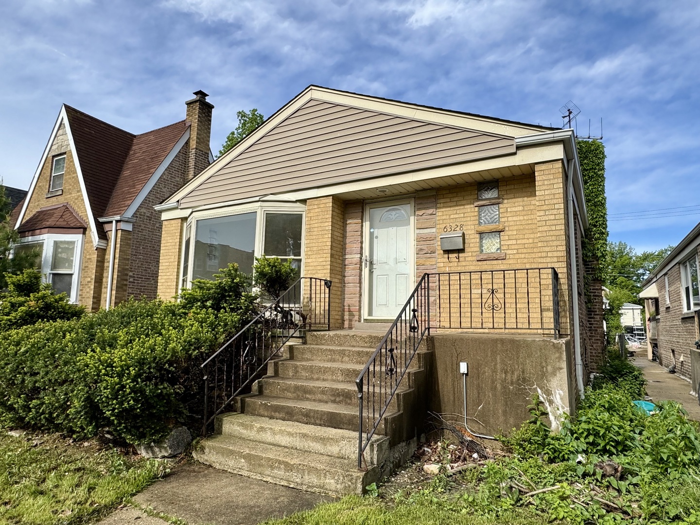 6328 North Troy Street Chicago, IL 60659 - Photo 1 of 28