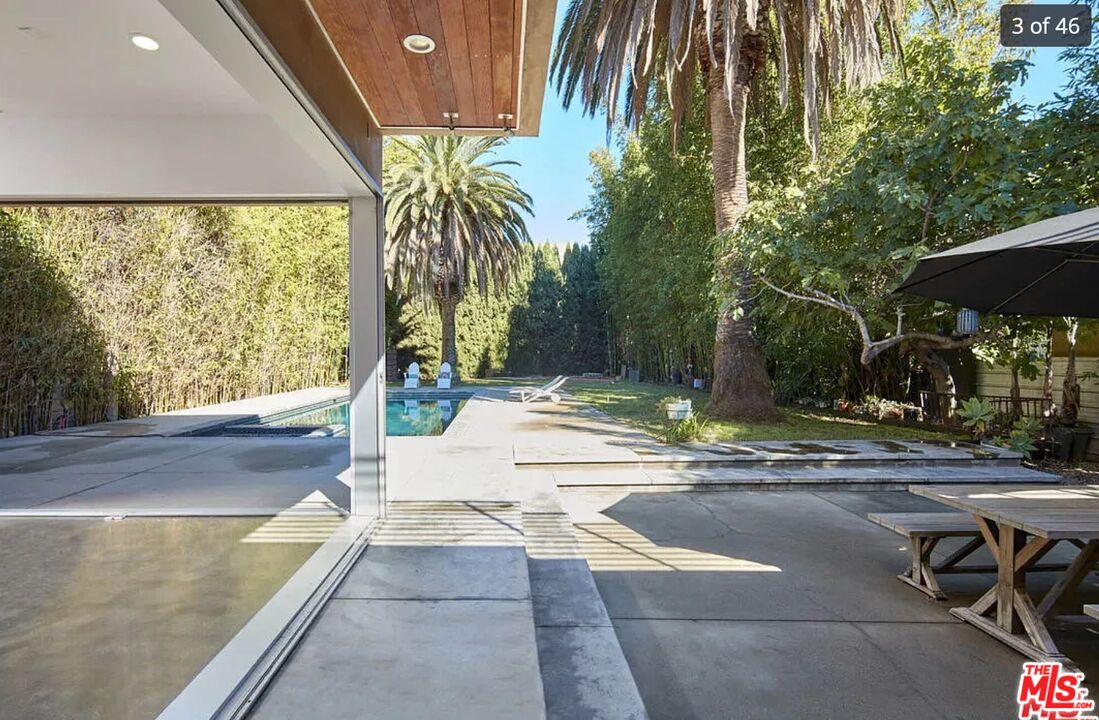 a view of street with yard