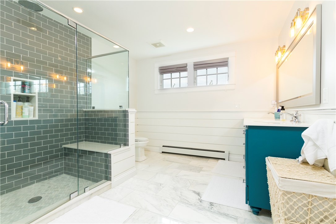 82 3rd Beach Road Middletown, RI 02842 - Photo 20 of 34