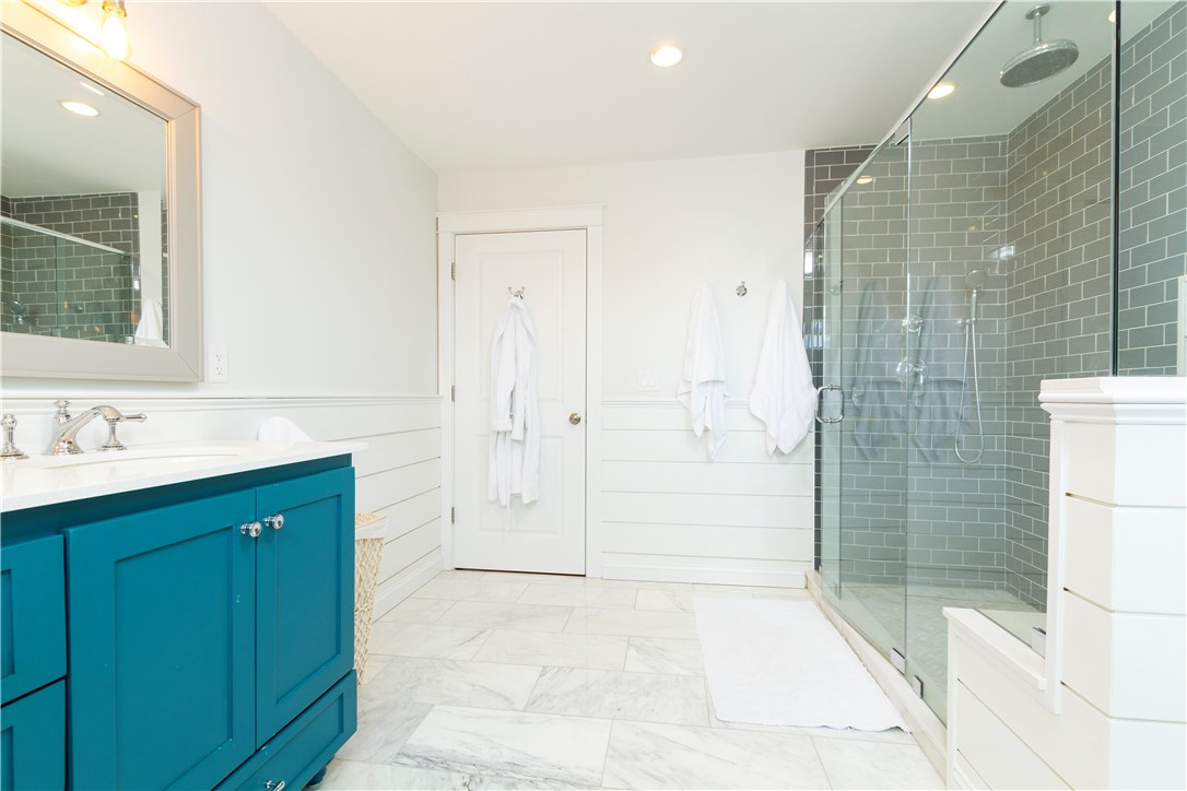 82 3rd Beach Road Middletown, RI 02842 - Photo 21 of 34