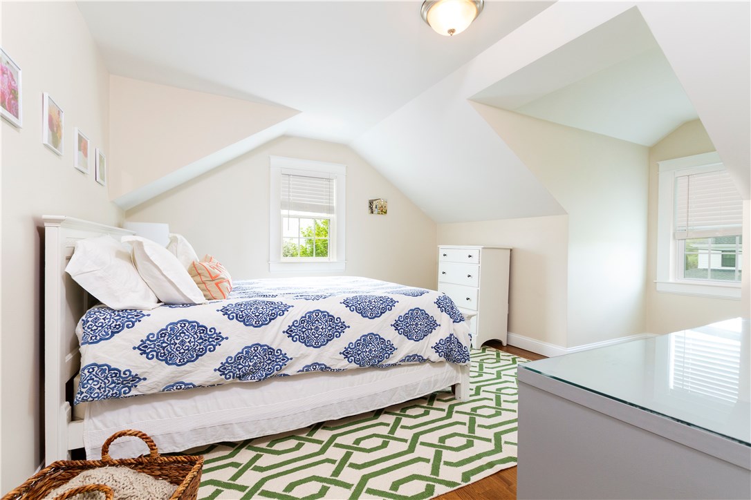 82 3rd Beach Road Middletown, RI 02842 - Photo 22 of 34