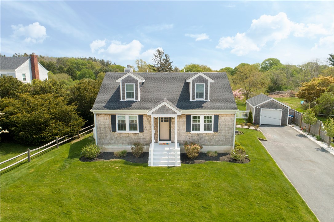 82 3rd Beach Road Middletown, RI 02842 - Photo 25 of 34