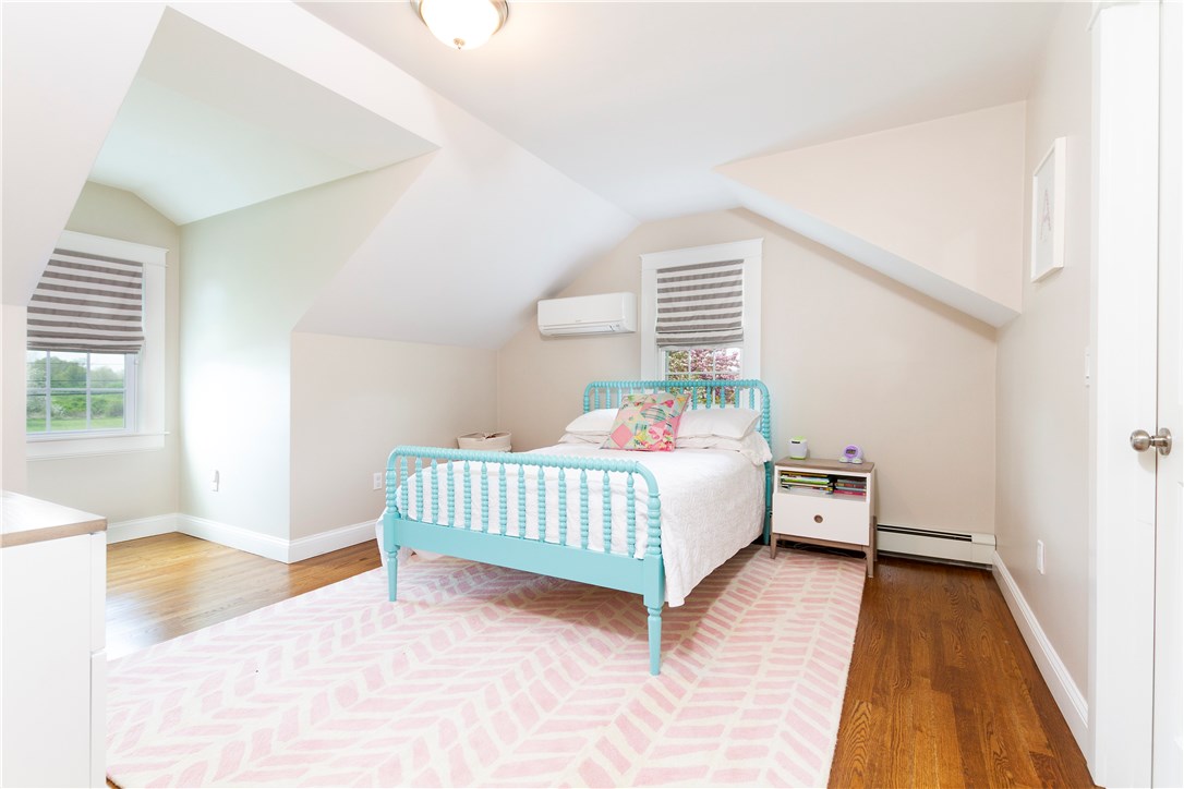82 3rd Beach Road Middletown, RI 02842 - Photo 26 of 34