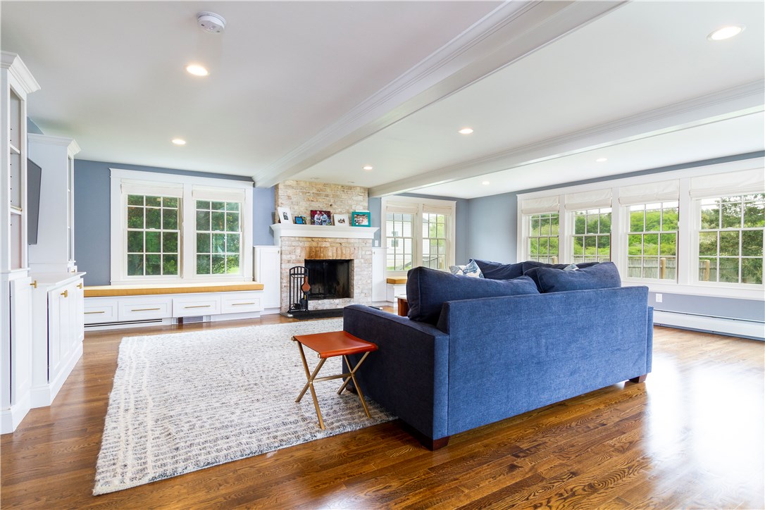 82 3rd Beach Road Middletown, RI 02842 - Photo 6 of 34