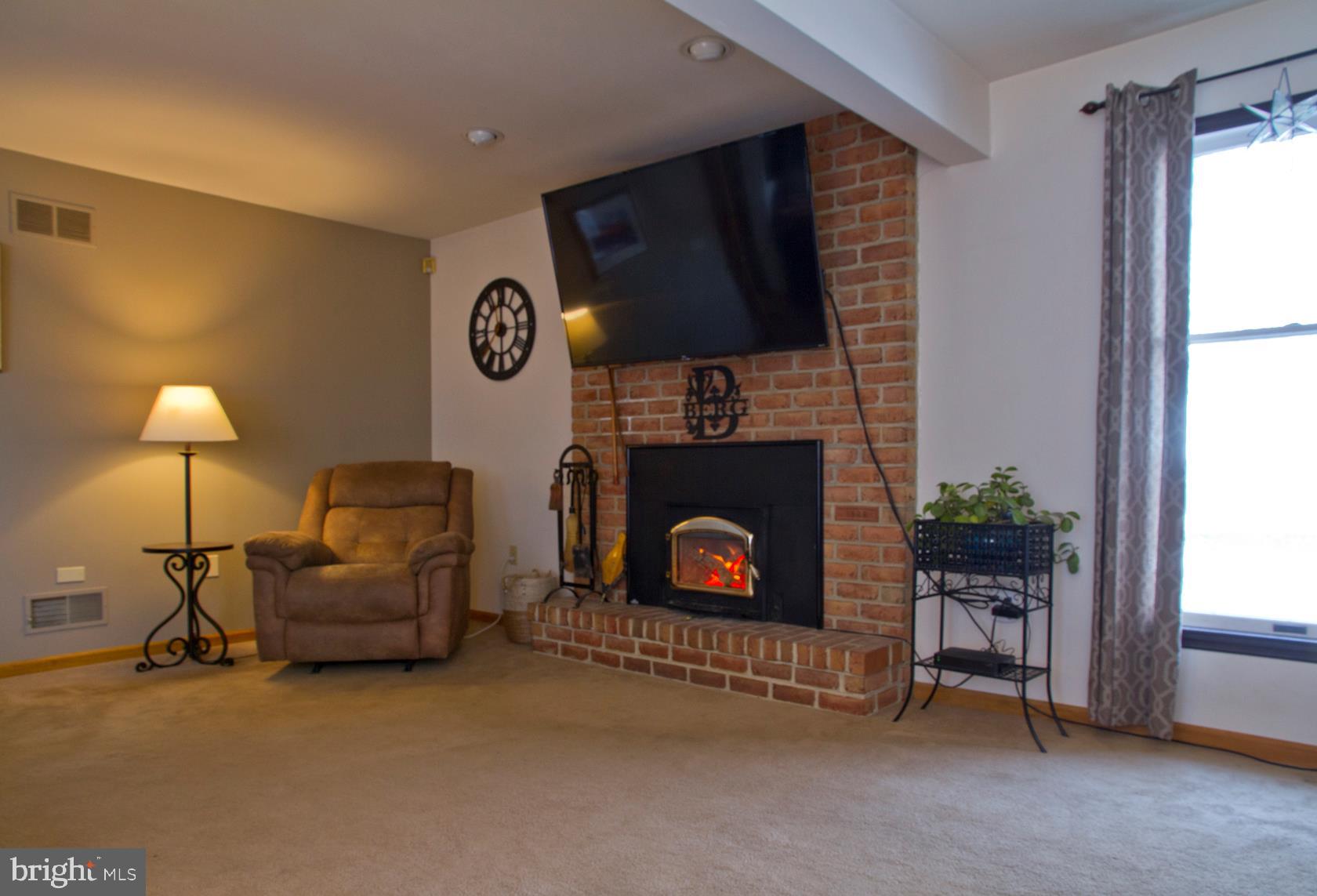 410 Hilltop Road Kutztown, PA 19530 - Photo 22 of 56 Great Room